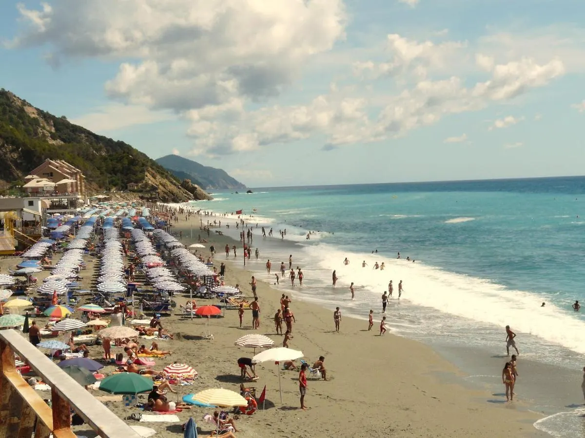 A & B Holiday Home Deiva Marina